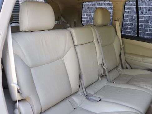 Used 2014 Lexus LX 570 4WD image 32