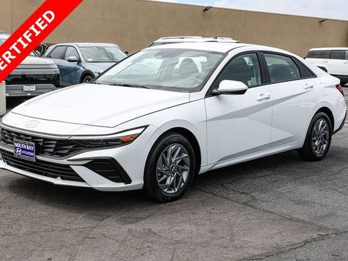 Certified 2025 Hyundai Elantra Hybrid w/ Cargo Package FWD image 3