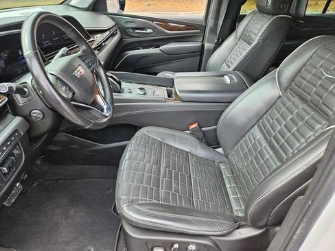 Used 2023 Cadillac Escalade ESV Sport Platinum w/ LPO, ONYX Package AWD/4WD image 7