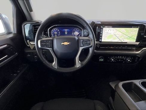 Used 2023 Chevrolet Silverado 1500 LT AWD/4WD image 8