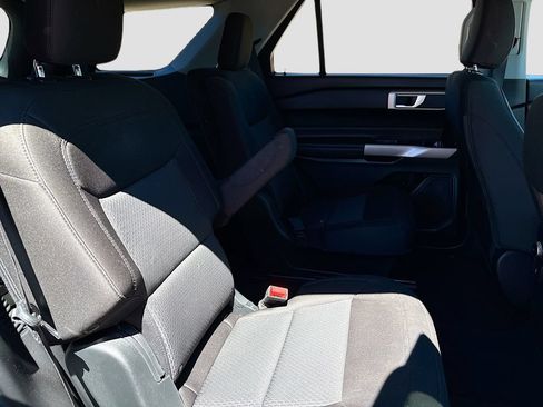 Used 2024 Ford Explorer XLT AWD/4WD image 27