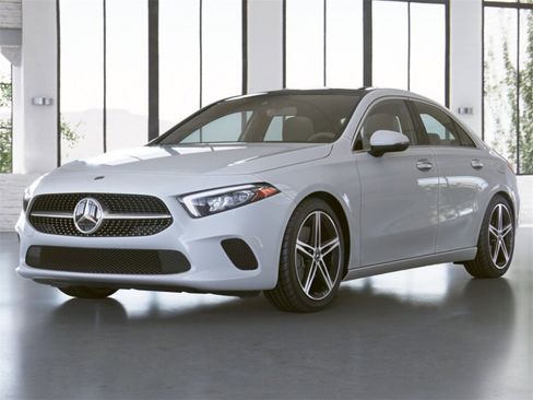 Certified 2022 Mercedes-Benz A 220 4MATIC image 1