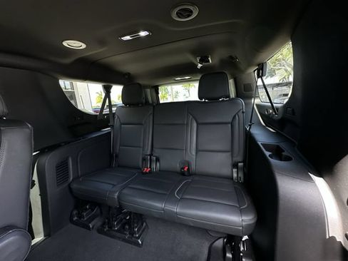 Used 2022 GMC Yukon XL Denali RWD image 30