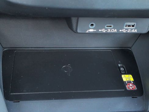 Certified 2025 Subaru Forester Premium image 33