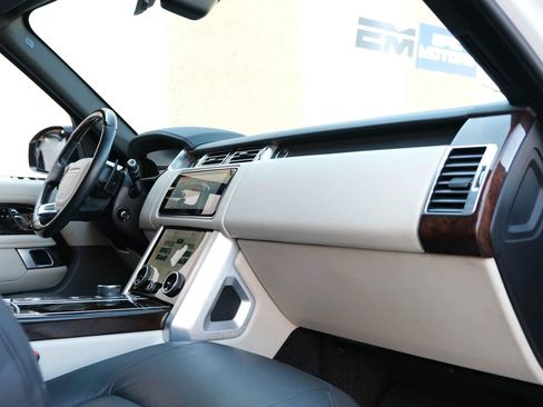 Used 2020 Land Rover Range Rover HSE image 33