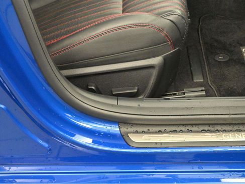 Used 2023 Genesis G70 2.0T w/ Sport Prestige Package image 31