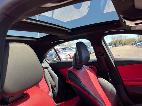 Certified 2024 Mercedes-Benz C 300 4MATIC Sedan image 18