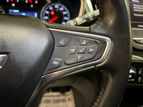 Used 2021 Chevrolet Equinox LT image 25