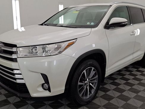 Used 2018 Toyota Highlander XLE AWD/4WD image 8