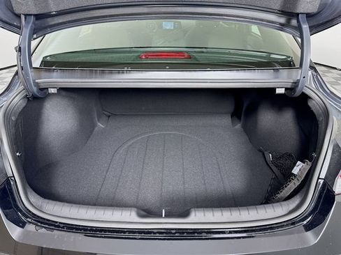 New 2025 Hyundai Elantra SEL image 37