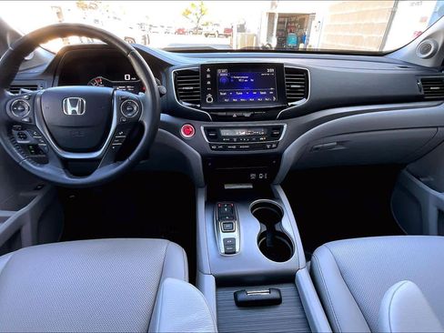Used 2023 Honda Ridgeline RTL-E image 16