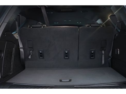 Used 2024 GMC Yukon SLT AWD/4WD image 41