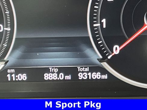 Used 2015 BMW 750Li xDrive image 2