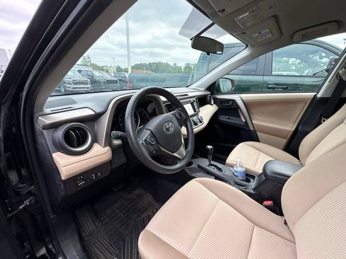 Used 2013 Toyota RAV4 LE FWD image 9