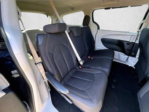 Used 2018 Chrysler Pacifica Touring Plus image 26