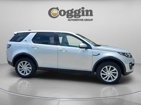 Used 2017 Land Rover Discovery Sport HSE AWD/4WD image 6
