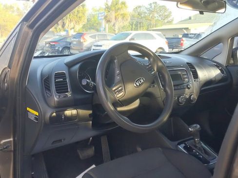 Used 2018 Kia Forte LX FWD image 19