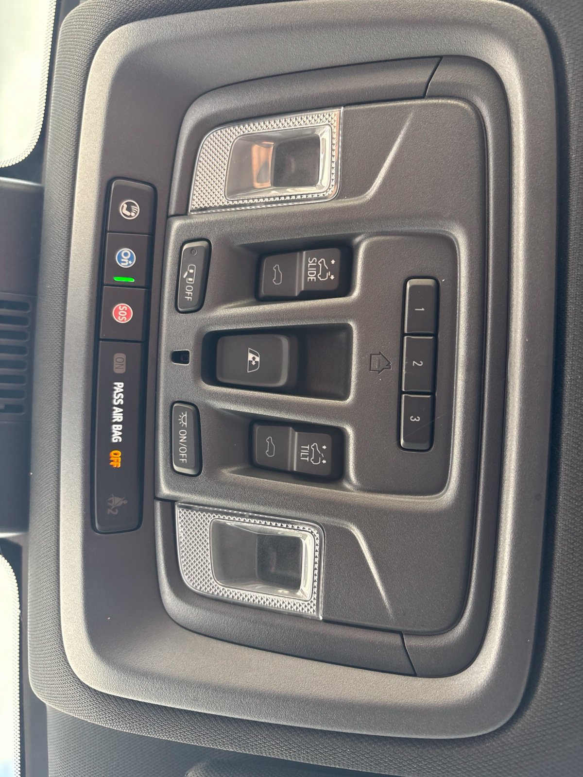 Used 2023 Chevrolet Silverado 1500 ZR2 w/ Technology Package AWD/4WD image 15