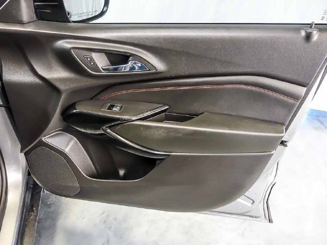 Certified 2024 Chevrolet Trax RS w/ Sunroof Package FWD image 30