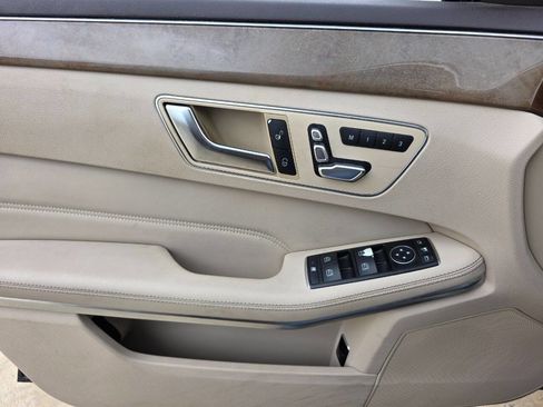 Used 2016 Mercedes-Benz E 350 4MATIC Sedan image 19