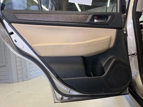 Used 2017 Subaru Outback 2.5i Limited image 28