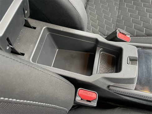 Used 2021 Nissan Kicks SV image 30