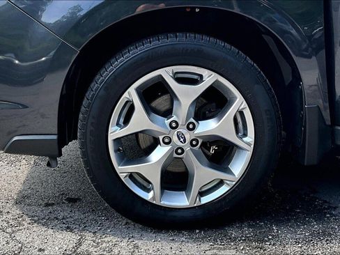 Used 2018 Subaru Forester 2.5i Touring AWD/4WD image 17