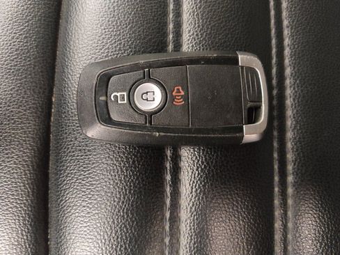 Used 2022 Ford Edge SEL image 32