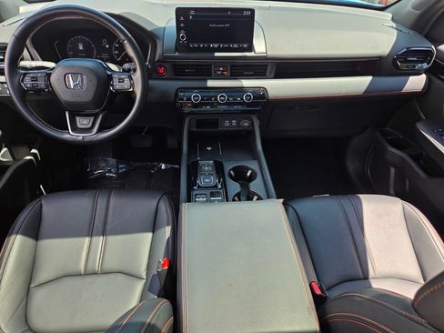 Used 2024 Honda Pilot TrailSport image 13
