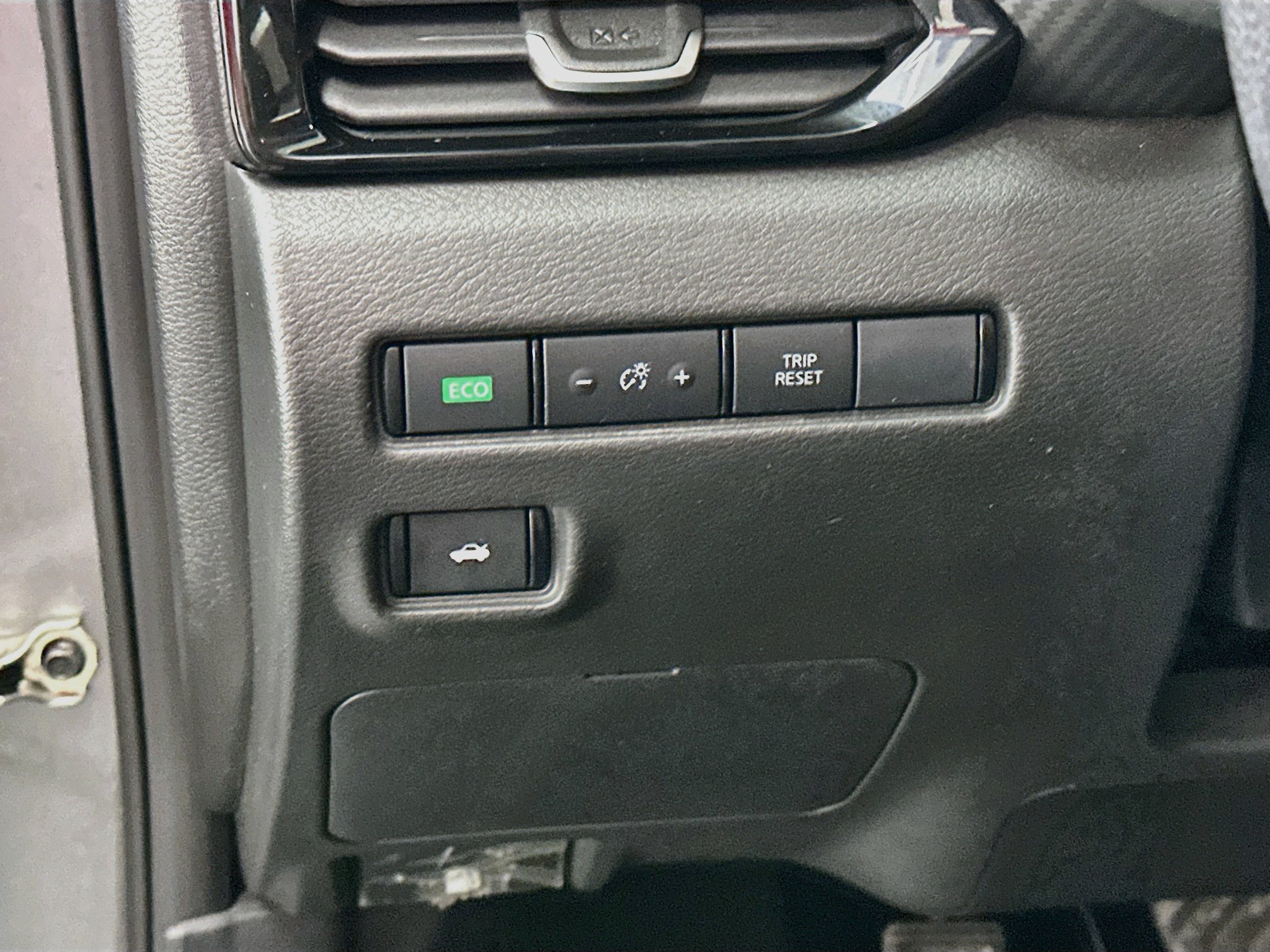 Used 2025 Nissan Sentra SV FWD image 17