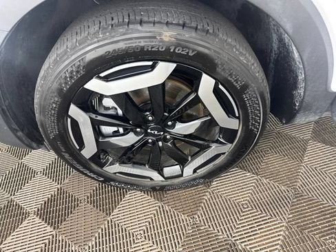 Certified 2025 Kia Telluride S FWD image 30