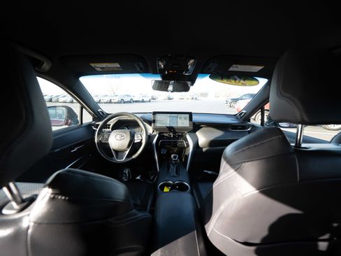 Used 2021 Toyota Venza Limited w/ Advanced Technology Package image 19