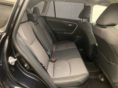 Used 2025 Toyota RAV4 XLE AWD/4WD image 26