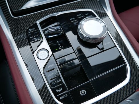 Used 2025 BMW X6 M60i w/ Dynamic Handling Package image 31