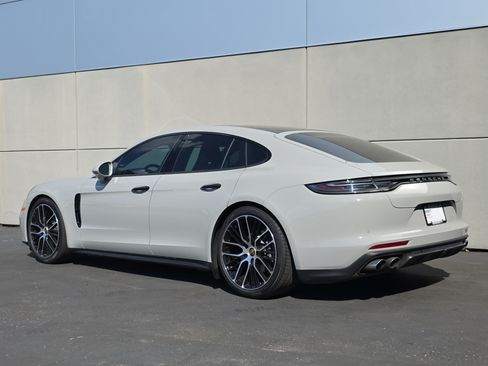 Certified 2023 Porsche Panamera image 3