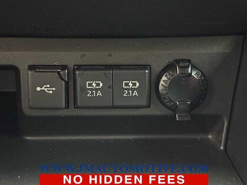 Used 2021 Toyota Highlander XLE image 41