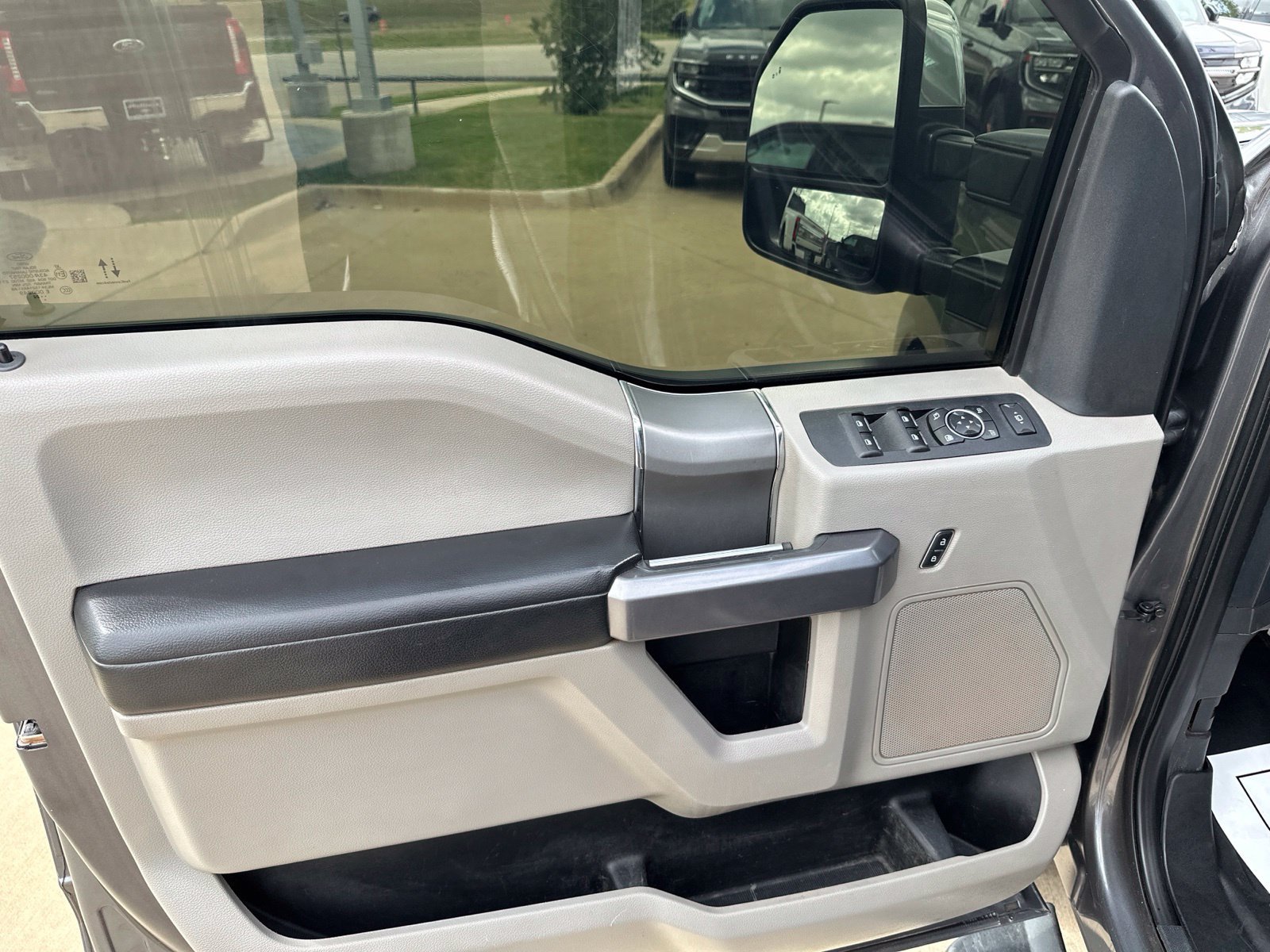 Used 2022 Ford F250 XLT w/ XLT Premium Package AWD/4WD image 18