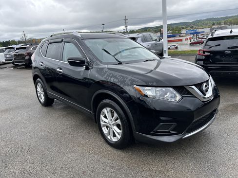 Used 2015 Nissan Rogue SV AWD/4WD image 2