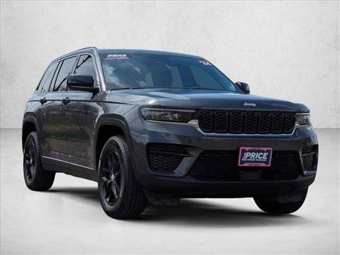 Used 2024 Jeep Grand Cherokee Laredo X w/ Luxury Tech Group I AWD/4WD image 3