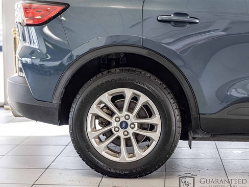 Used 2020 Ford Escape SE image 10