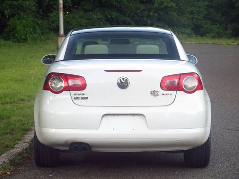 Used 2008 Volkswagen Eos 2.0T FWD image 25