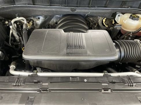 Used 2024 Chevrolet Suburban LT image 28