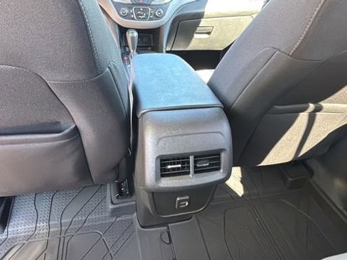Used 2021 Chevrolet Equinox LS w/ LS Convenience Package FWD image 21