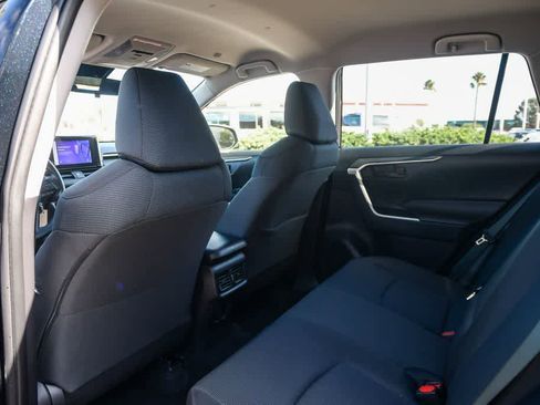 Used 2025 Toyota RAV4 LE AWD/4WD image 18