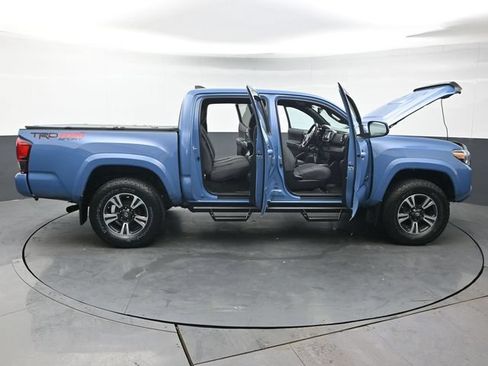 Used 2019 Toyota Tacoma TRD Sport AWD/4WD image 45