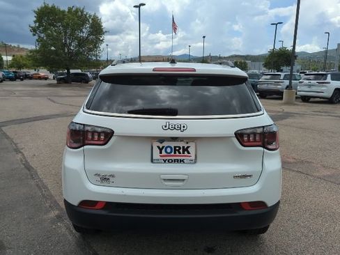 Certified 2025 Jeep Compass Latitude w/ Sun & Sound Group AWD/4WD image 5