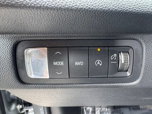 Used 2025 Chevrolet Traverse Z71 AWD/4WD image 25