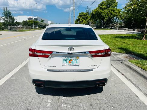 Used 2015 Toyota Avalon Limited w/ Technology Package FWD image 4