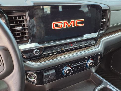 Used 2022 GMC Sierra 1500 Elevation w/ Preferred Package image 13