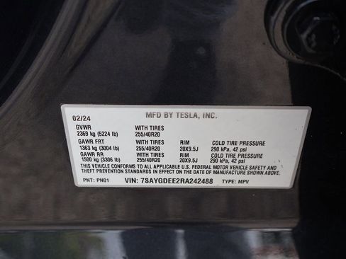 Used 2024 Tesla Model Y Long Range AWD/4WD image 50